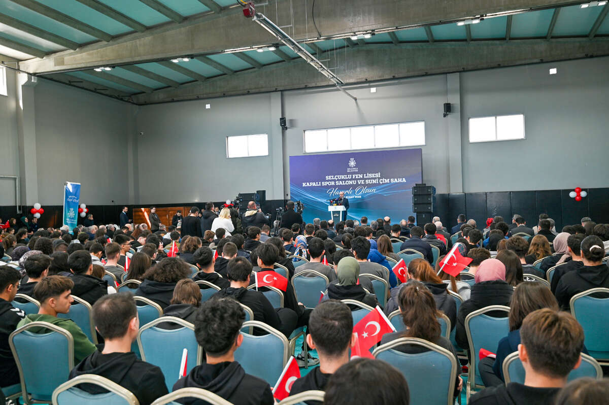 Selçuklu Fen Lisesi öğrencilerine 67 milyonluk spor yatırımı 4